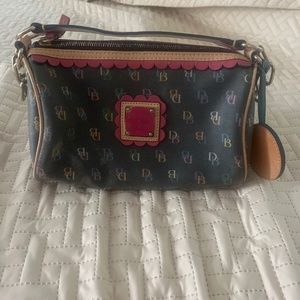 Small Dooney & Bourke purse